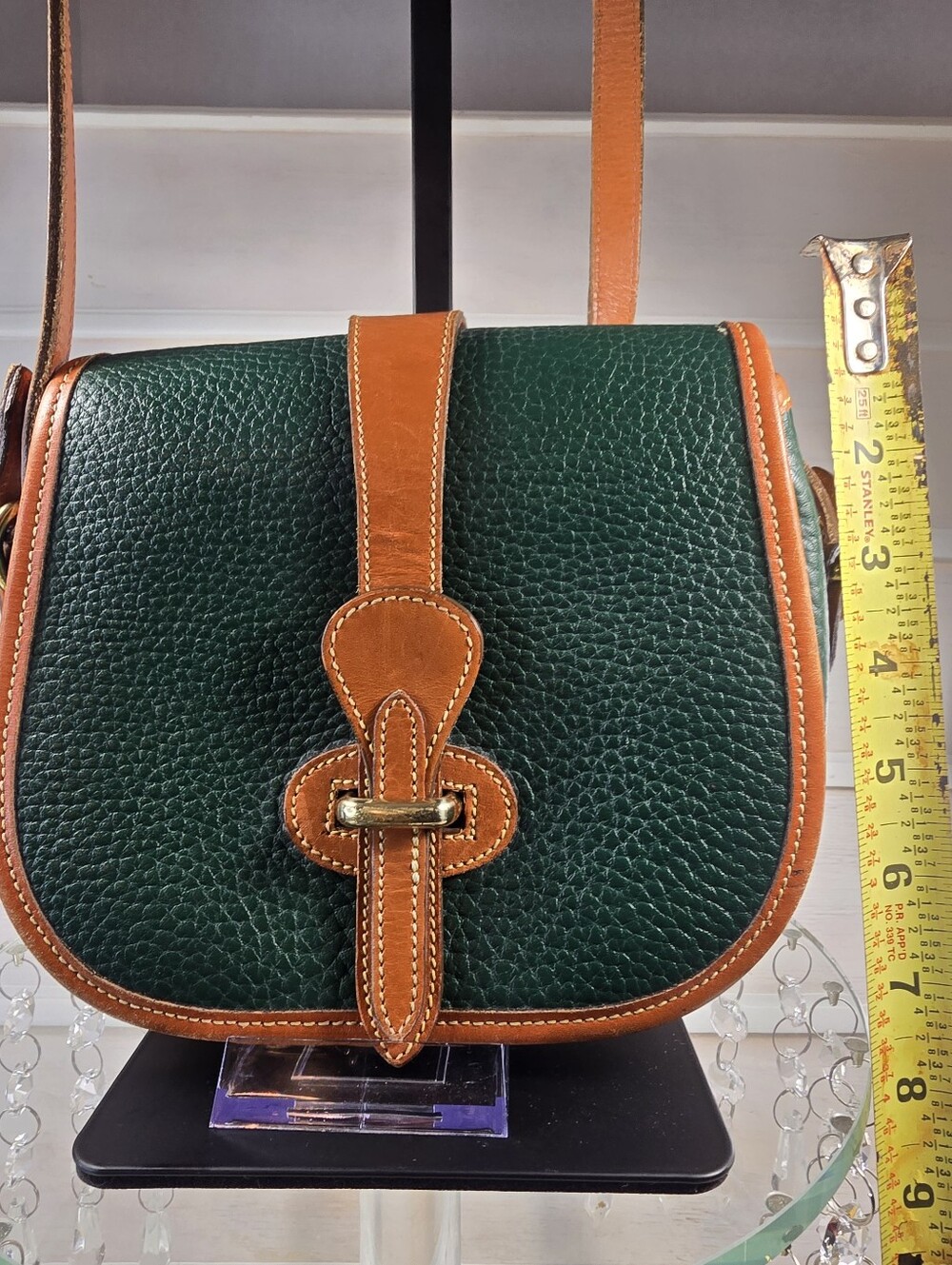 Vintage Dooney & Bourke Green and Tan All weather Leather Crossbody - Picture 5 of 16